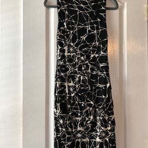 Sleeveless Jewel-neck fitted Dress